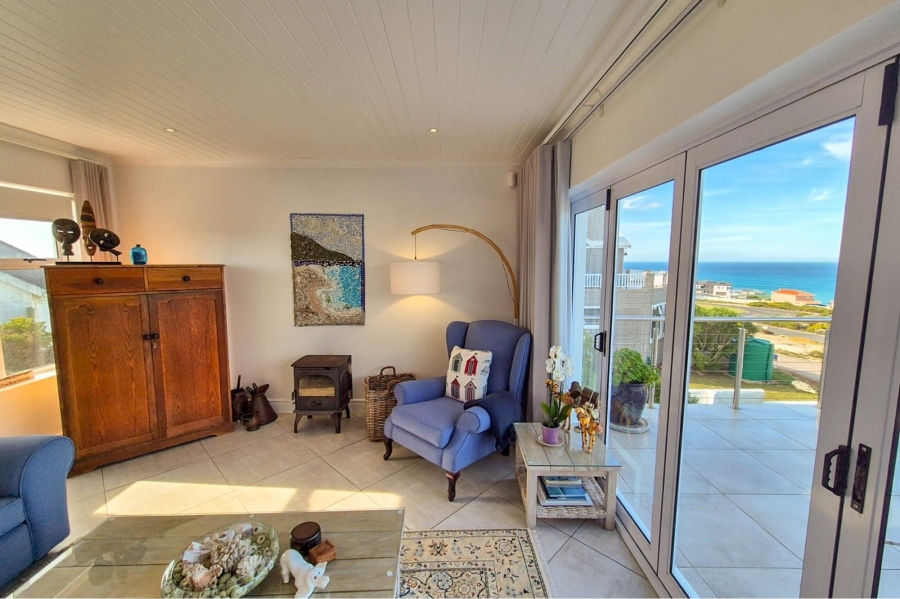 4 Bedroom Property for Sale in Oceanview Heights Western Cape